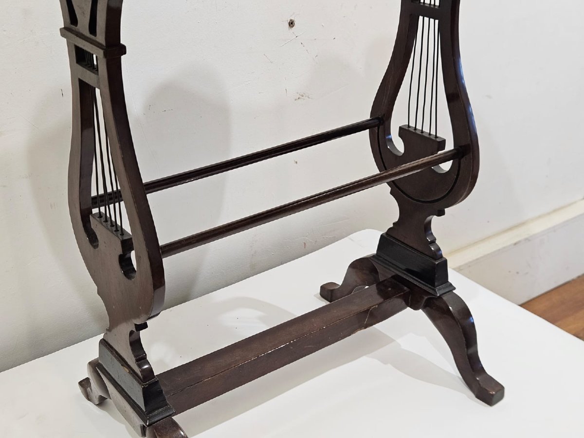 Tavolino a fagiolo lastronato e intarsiato – XVIII secolo-photo-3