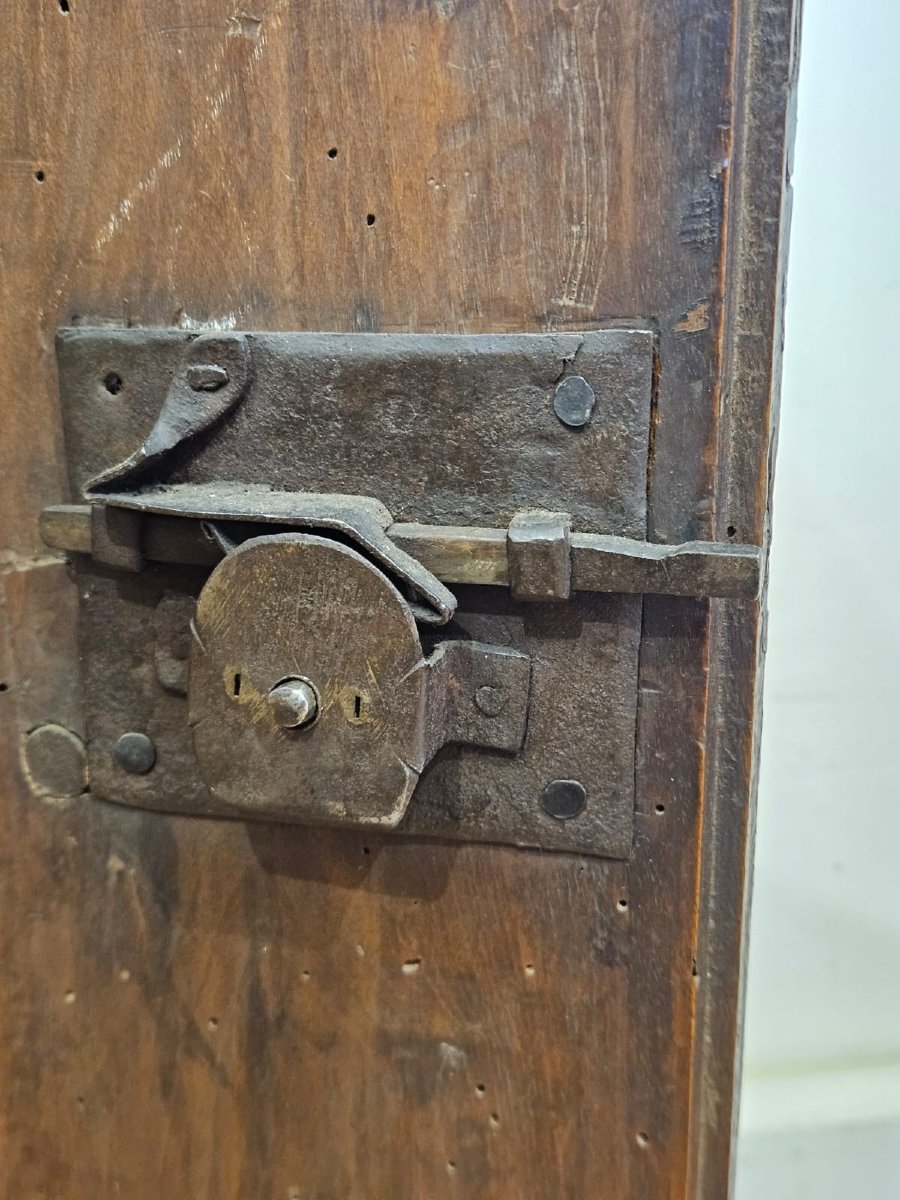 Piccola credenza in noce – XVII secolo-photo-1