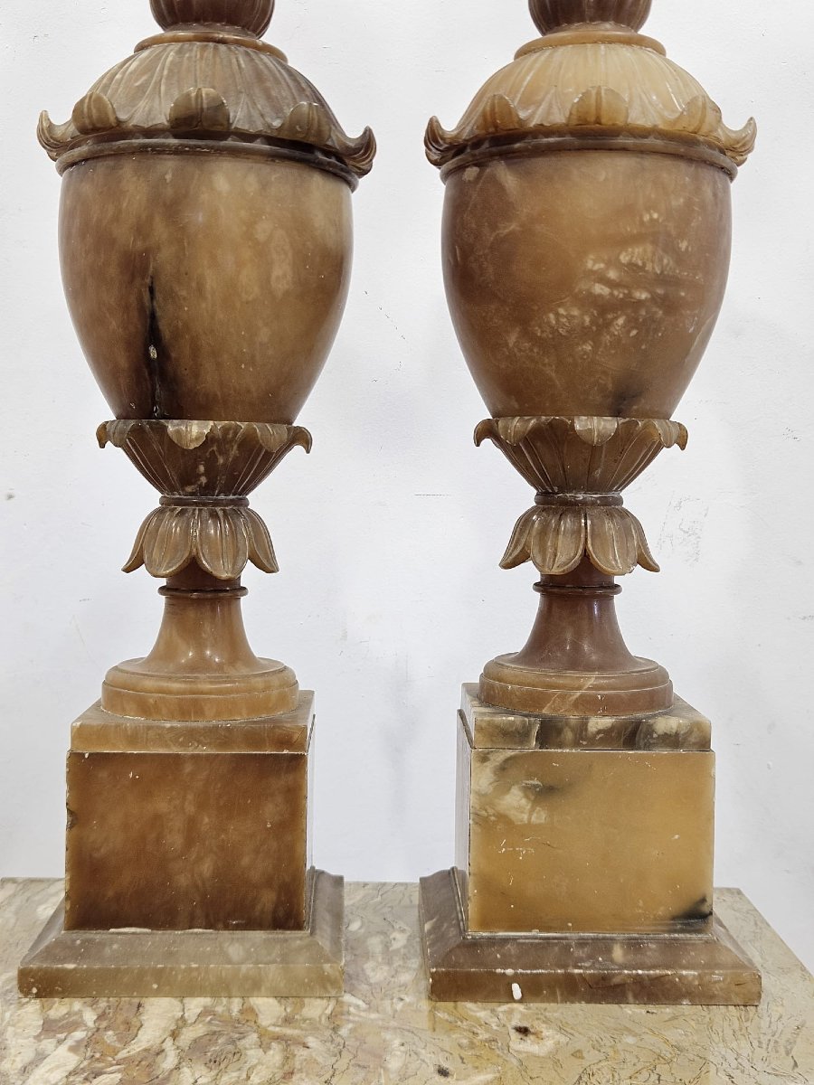Coppia di vasi decorativi in alabastro scolpito – Fine XIX / inizi XX secolo-photo-4