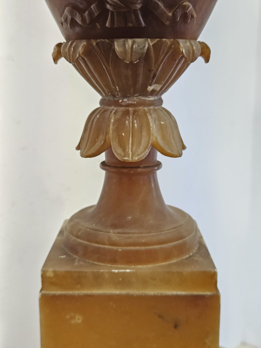 Coppia di vasi decorativi in alabastro scolpito – Fine XIX / inizi XX secolo-photo-7