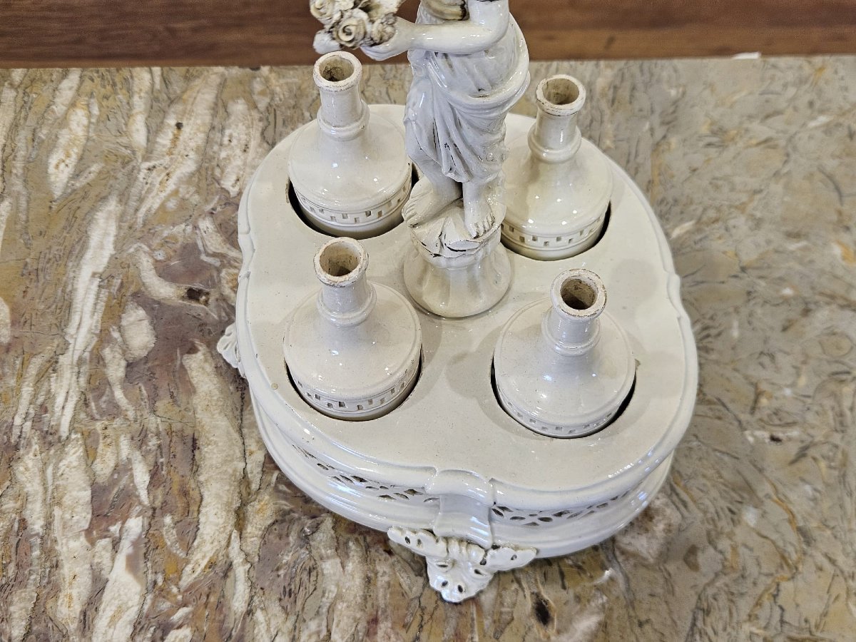 Portaolio in ceramica smaltata bianca con figura femminile – Prima metà del XIX-photo-4