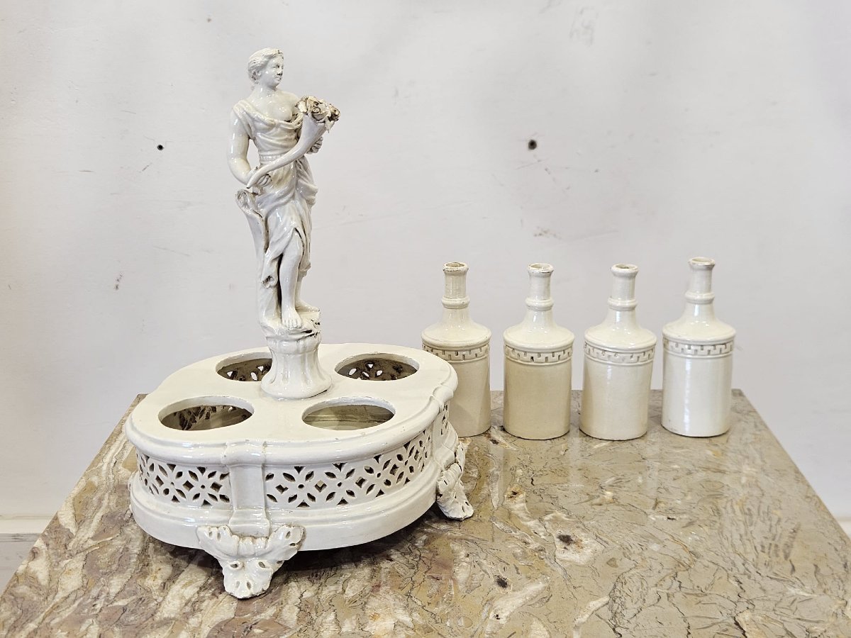 Portaolio in ceramica smaltata bianca con figura femminile – Prima metà del XIX-photo-5