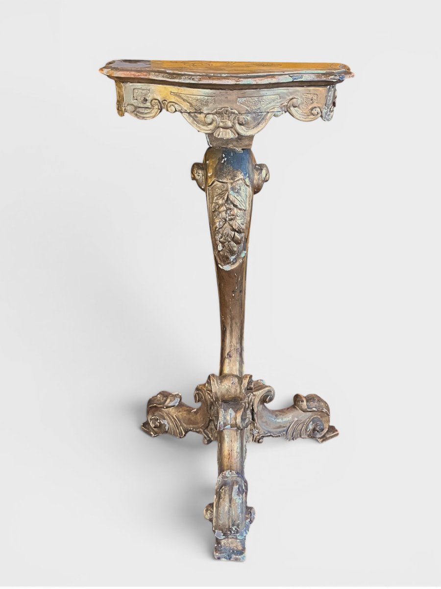 Piccola console dorata intagliata – XIX secolo