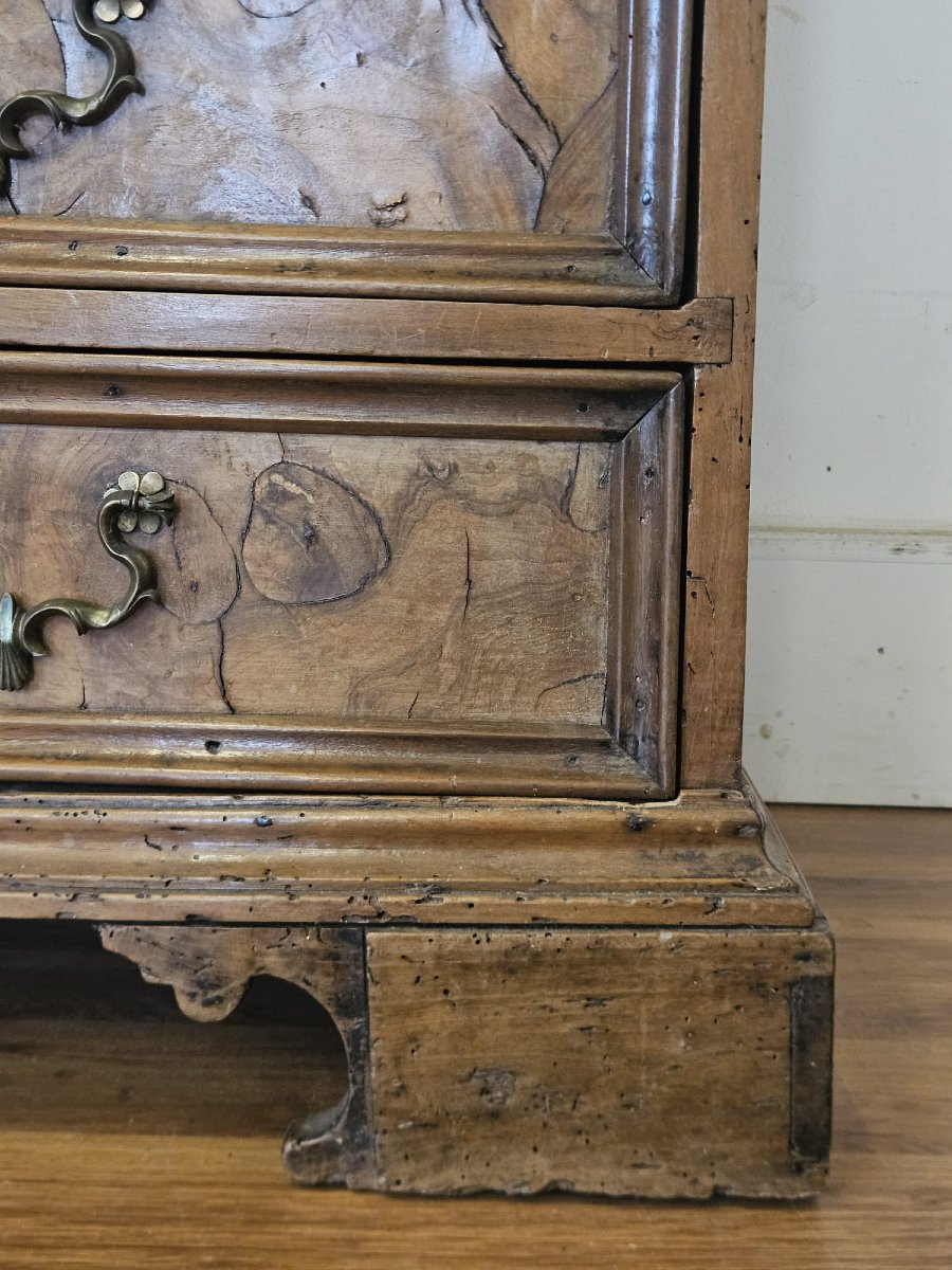 Canterano veneto in noce con cassetti lastronati – XVII secolo-photo-3