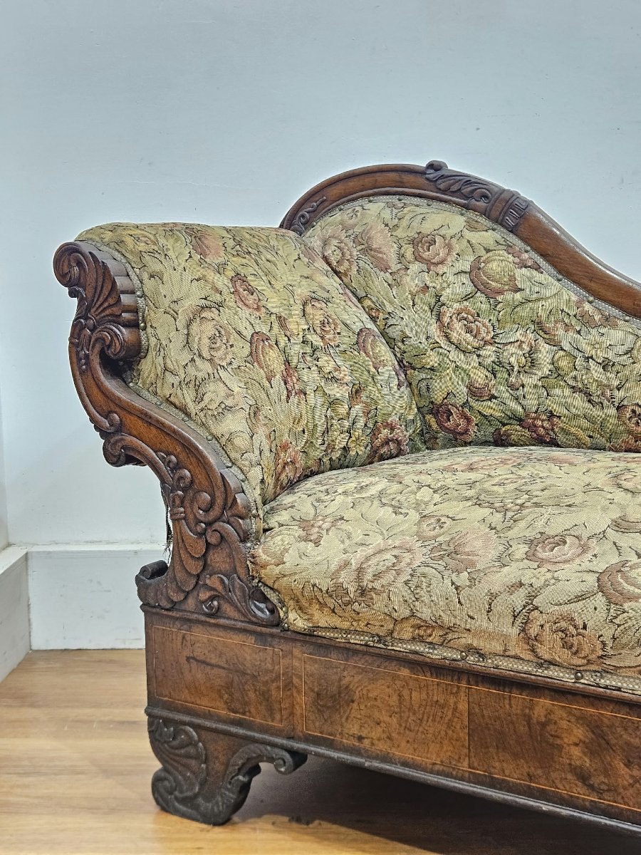 Elegante dormeuse Carlo X in noce intagliato e lastronato – XIX secolo-photo-3