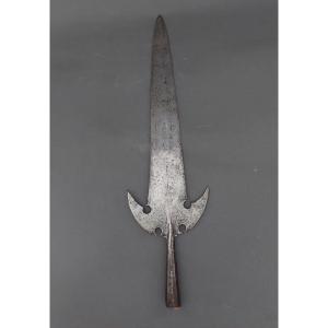 Halberd. 16 Centuries Italy.