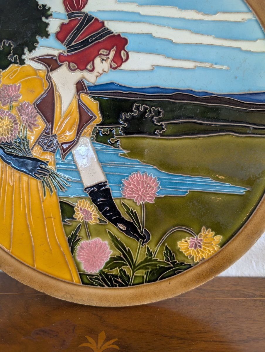 Piatto decorativo Art Nouveau – Ceramica policroma in rilievo, ca. 1900–1910-photo-3
