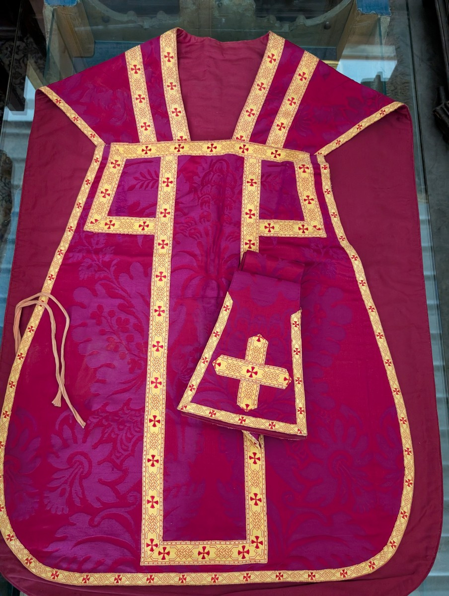 Pianeta ecclesiastica in damasco rosso-photo-2