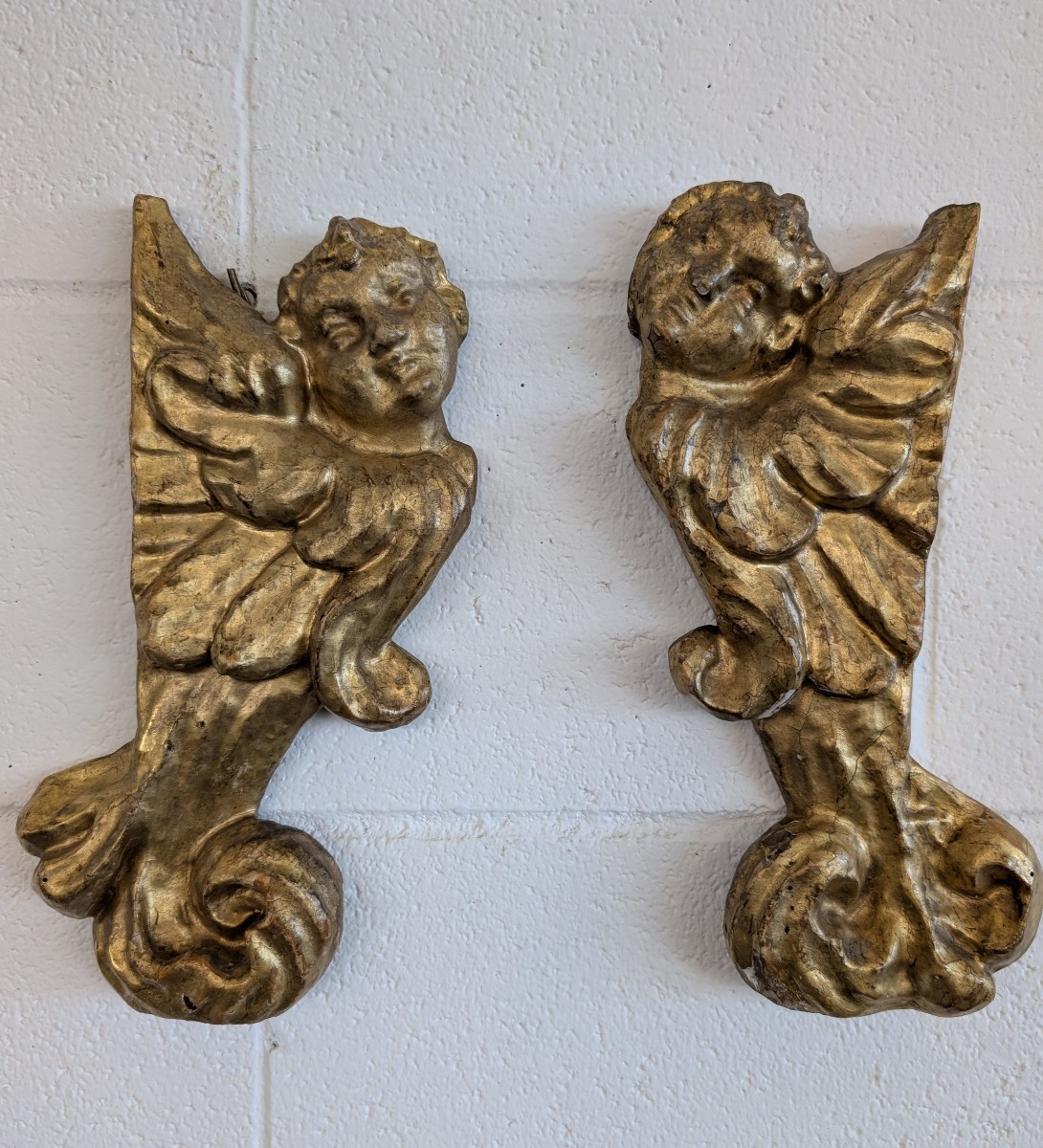 Coppia di fregi in legno scolpito e dorato – metà XVIII secolo