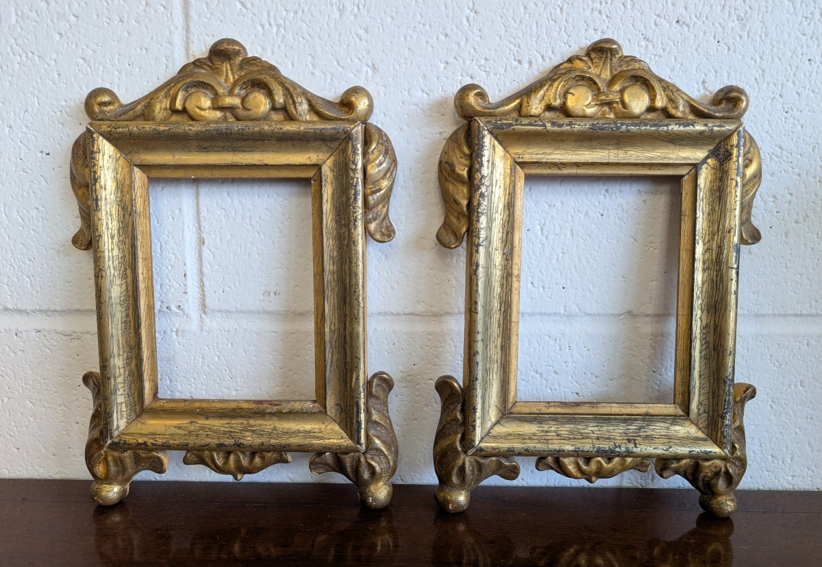 Coppia di cornici / ex cantaglorie in legno scolpito e dorato a mecca – metà XIX secolo