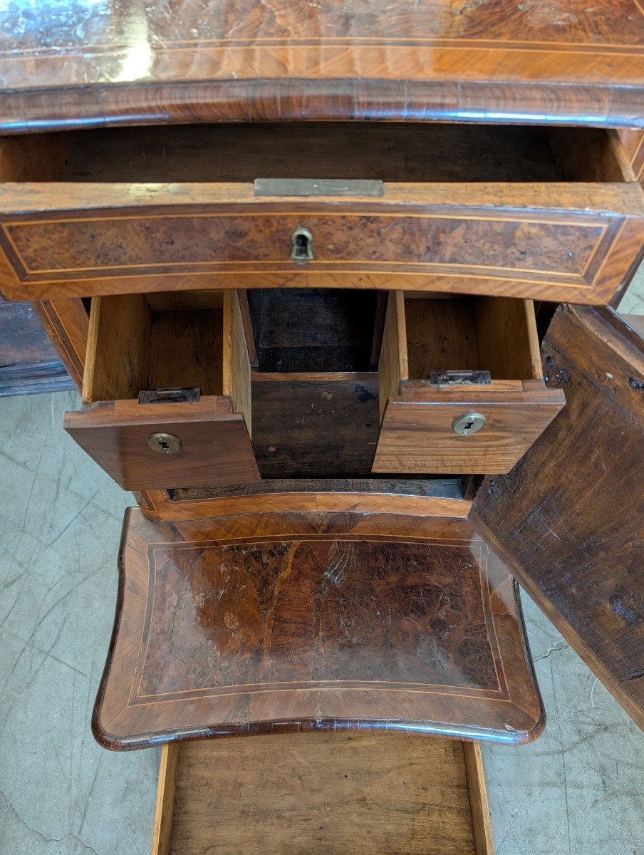 Elegante inginocchiatoio italiano lastronato e filettato – metà XVIII secolo-photo-3