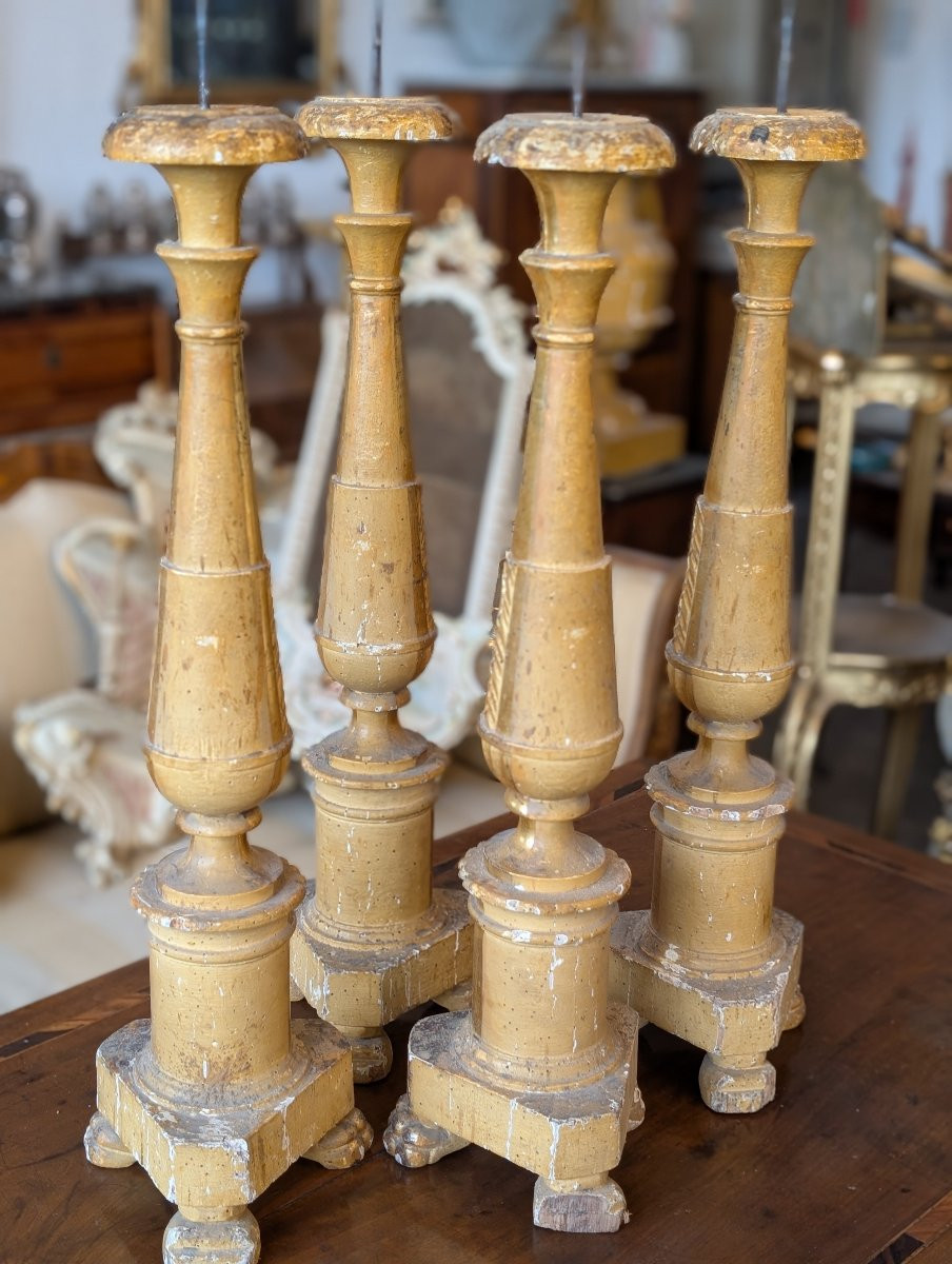 Quattro Candelieri Luigi XVI in legno dorato a mecca, fine XVIII secolo-photo-4