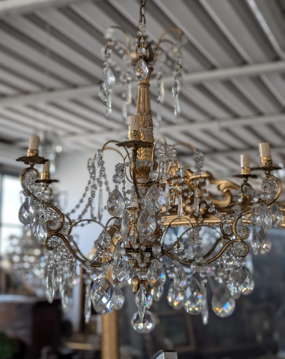 Lampadario genovese in legno intagliato e dorato, XVIII secolo con cristalli, prima metà 900