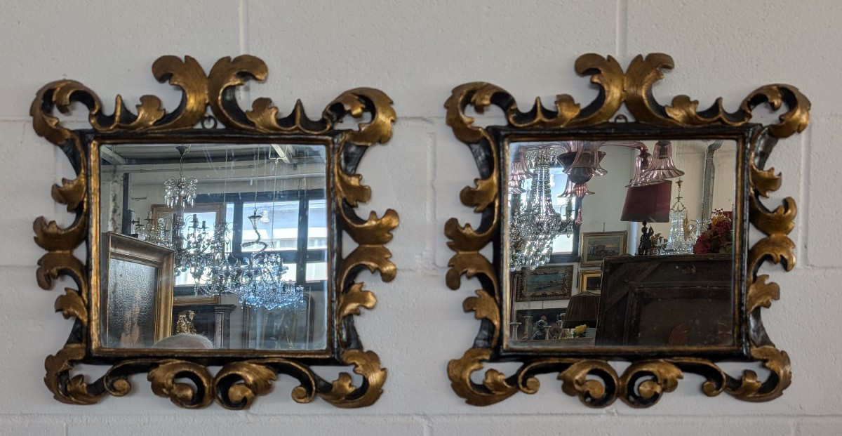 Coppia di specchierine toscane in legno dorato ed ebanizzato, XVIII secolo