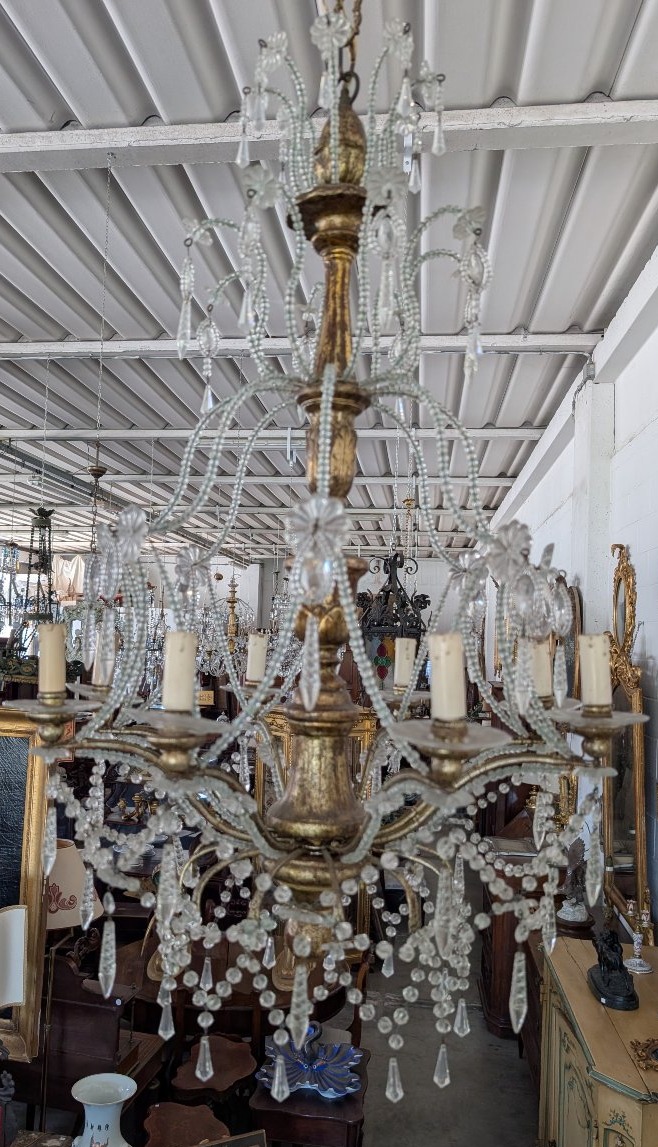 Lampadario Genovese a 8 Luci in Cristallo e Legno Dorato, Inizi XX Secolo