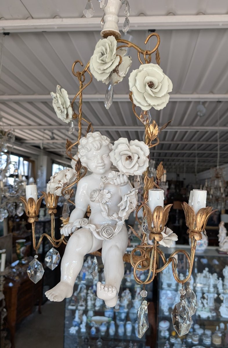 Lampadario a 6 Luci con Putto in Porcellana, Cristalli e Rose – Anni ’50-photo-1