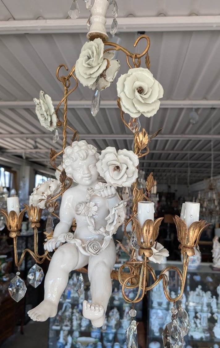 Lampadario a 6 Luci con Putto in Porcellana, Cristalli e Rose – Anni ’50-photo-5