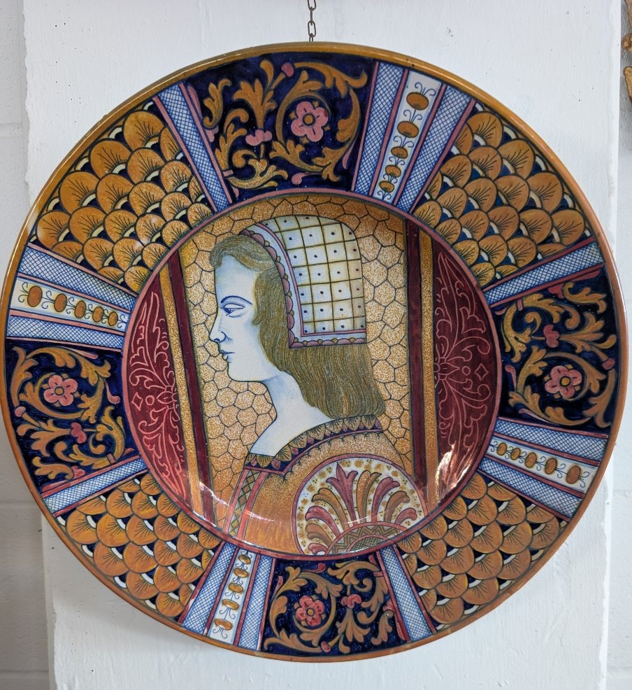 Grande piatto a lustro Rubboli con profilo femminile rinascimentale – Gualdo Tadino, metà Novec-photo-4