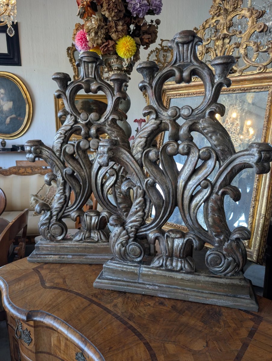 Coppia di candelieri d'altare a cinque luci in legno intagliato e argentato – Toscana, XVIII secolo-photo-7