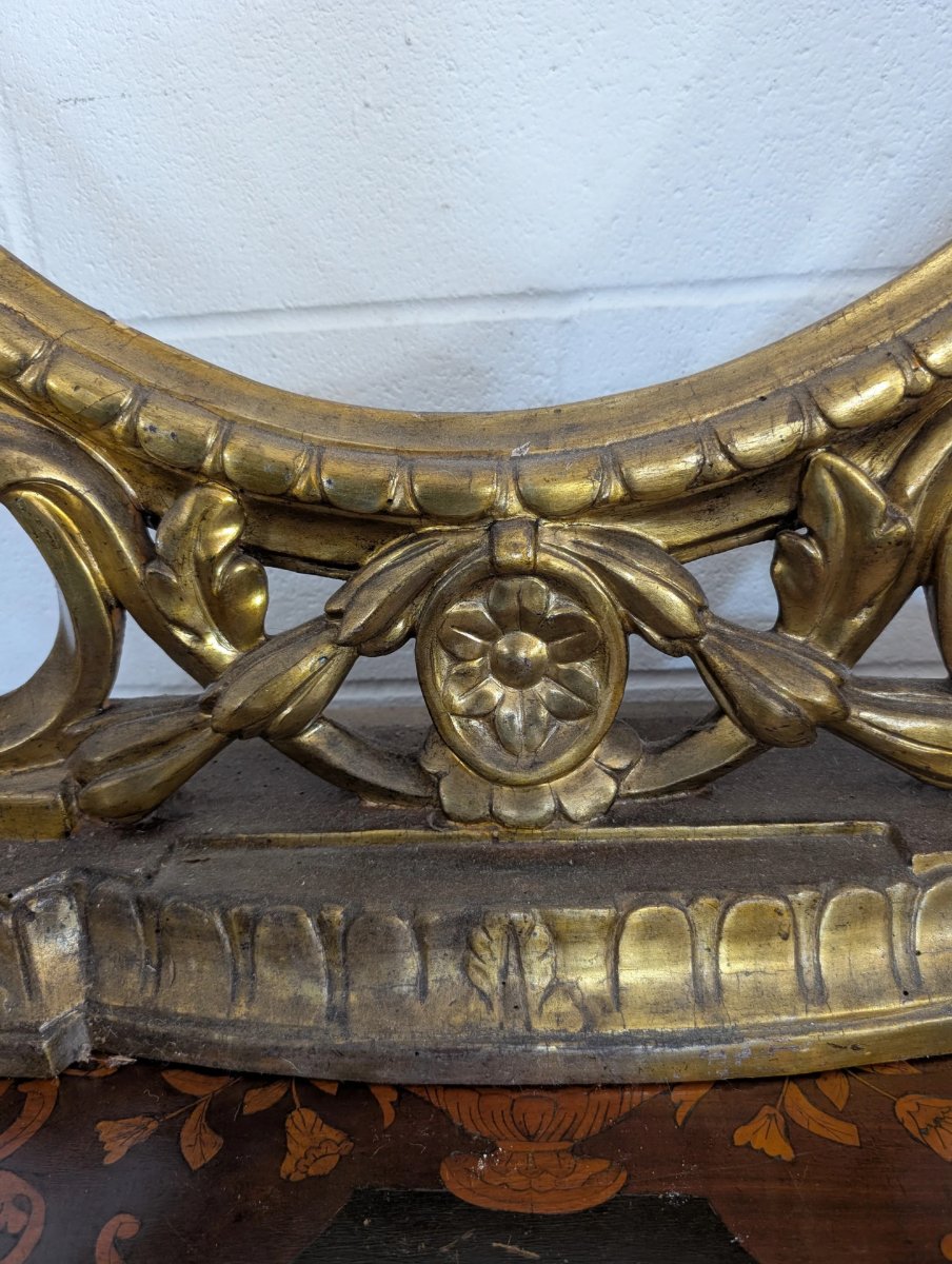 Cornice ovale da appoggio in legno intagliato e dorato a mecca-photo-3