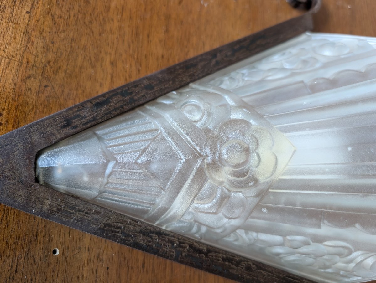 Quattro applique Art Déco in ferro e vetro pressato satinato – anni ’40-photo-6