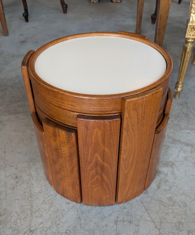 Quattro tavolini impilabili Gianfranco Frattini per Cassina – Modello 780 – Anni '60/'70