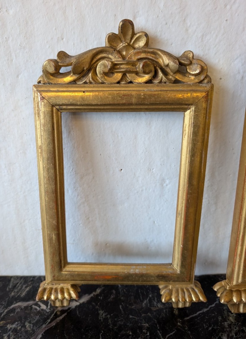 Trittico di cornici per cartaglorie in legno scolpito e dorato a oro zecchino -photo-2