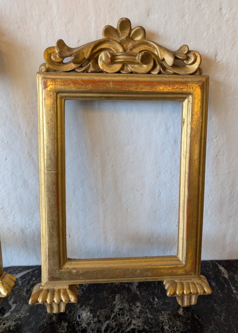 Trittico di cornici per cartaglorie in legno scolpito e dorato a oro zecchino -photo-4
