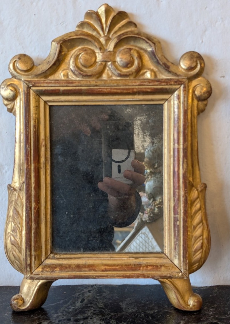 Coppia di specchierine in legno scolpito e dorato a oro zecchino – Inizi XIX secolo-photo-1