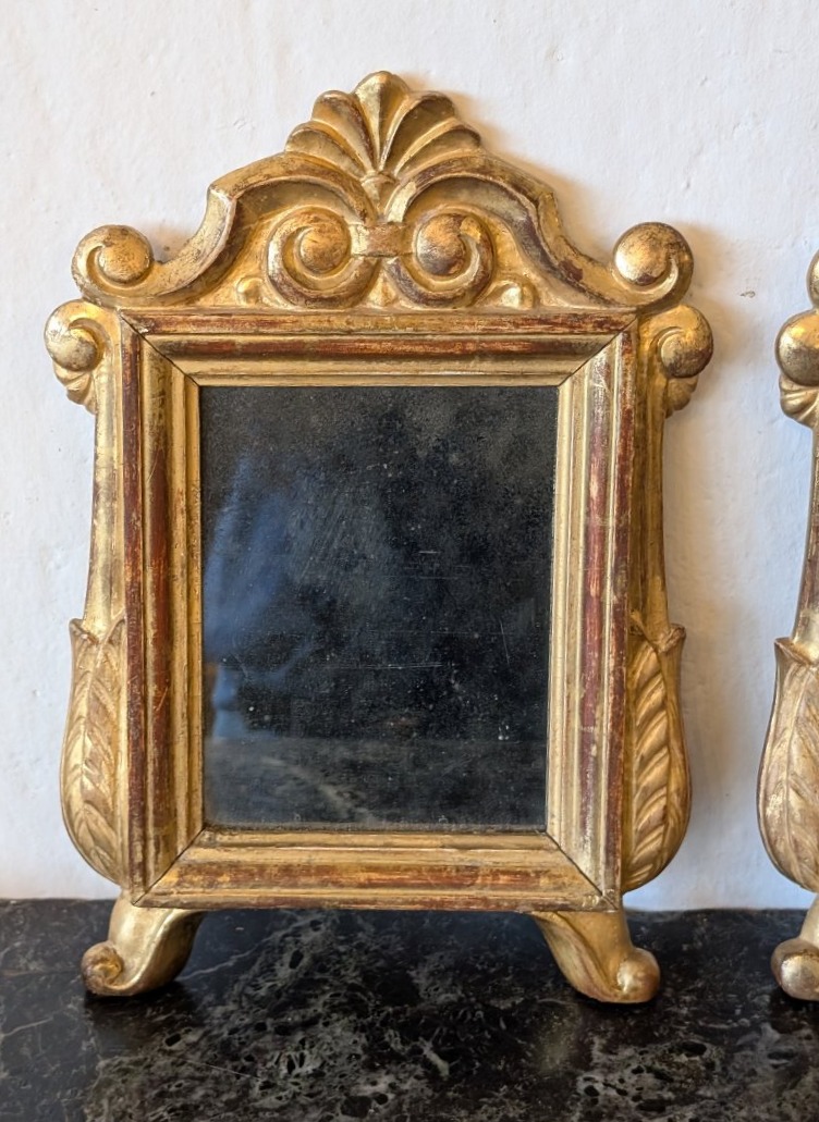 Coppia di specchierine in legno scolpito e dorato a oro zecchino – Inizi XIX secolo-photo-4