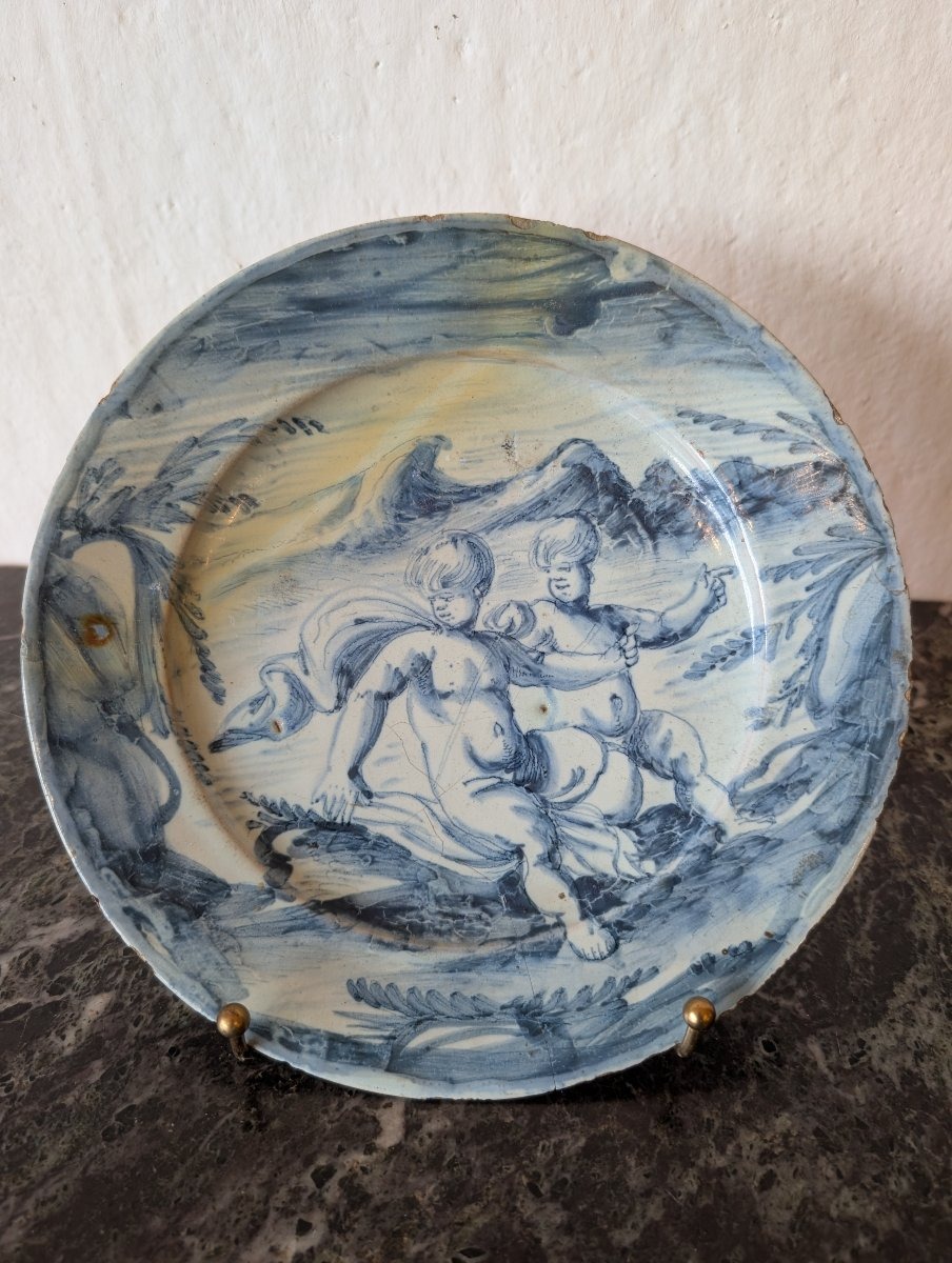 Piatto in maiolica di Savona del XVIII secolo – Decorazione mitologica