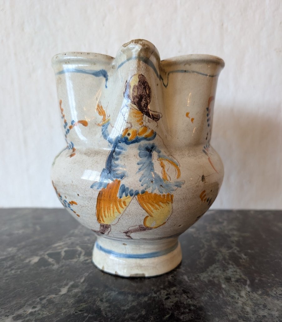 Brocca in maiolica policroma – Area ligure, XVIII secoloBrocca in maiolica policroma – Area lig