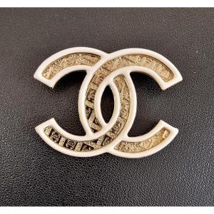 Chanel Double Cc Brooch In White Enamel And Gold