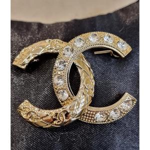 Chanel Double Cc Brooch Gold-plated Metal And Crystal
