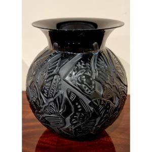 Lalique Vase Nymphale Model In Black Crystal 