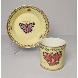 Niderviller - Cup And Its Saucer With A Yellow Background With Polychrome Decor Of Butterflies - Eighteenth Century