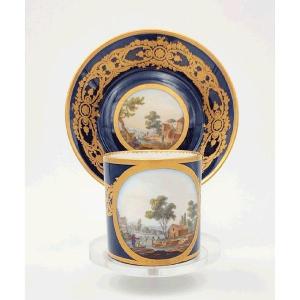 Manufacture Royale De Sèvres - 18th Century - Cup And Saucer With Landscape Decoration.