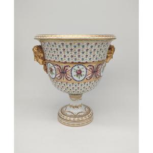 Manufacture à La Reine - 18th Century - Vase With Elaborate Decoration Of Flowers And Florets.