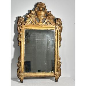 Mirror With A Wooden And Gilded Stucco Pediment - Louis XVI Period - 18th Century