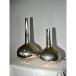 Important Pair Of Silver-plated Metal "bottle" Vases - Italy, 20th Century - Estampillée