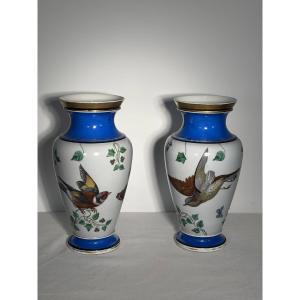 Pair Of Porcelain Vases From Paris - Naturalist Décor With Birds & Butterflies - 19th Century