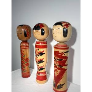 Set Of 3 Monumental Traditional Kokeshi Dolls - Tōhoku, Japan, 20th Century