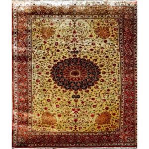 Persian Goum Rug – 100% Silk – Shah Period (circa 1960)