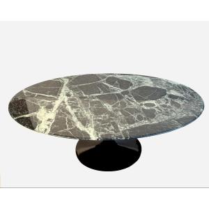 Elegant Oval Coffee Table, By Eero Saarinen, Knoll International, Usa, Circa 1970