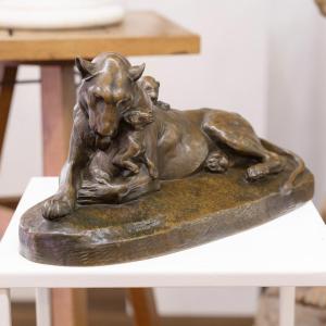 Sculpture - Lioness And Cubs , Victor Peter (1840-1918) - Bronze