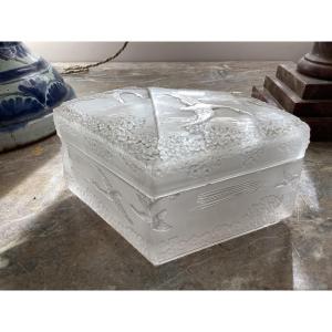Baccarat Molded Crystal Box, Signed, In The Spirit Of R.lalique, Art Deco Period
