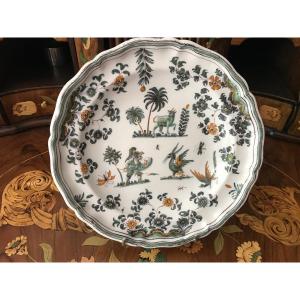 Moustiers 18th Century Earthenware Plate With Contoured Edge 26 Cm