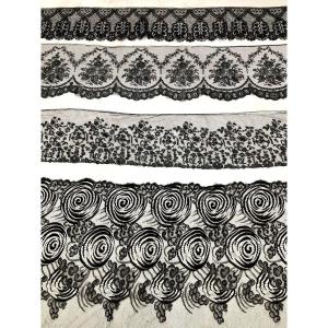 Dentelle 4 Meters Of Nineteenth And Art Deco Chantilly Lace