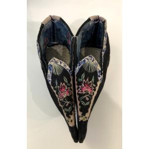 Antique Fabric, Antique Chinese Shoe, Lotus d'Or Embroidery