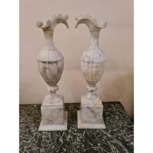 Paire De Vases En Forme D’aiguière En Albâtre à Décors De Godrons Et Volutes, Fin XIXème